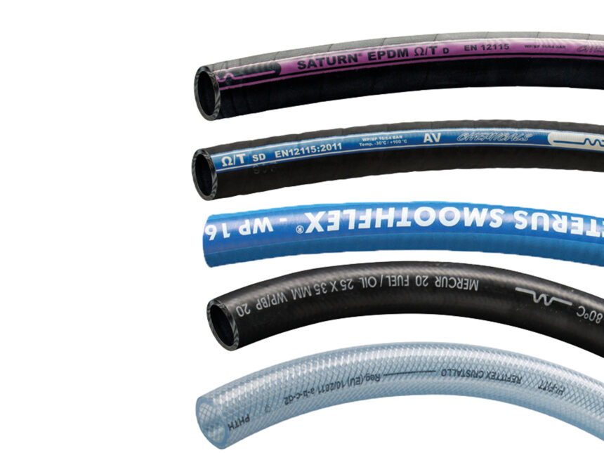 Fünf verschiedene Schläuche für Fasspumpen.